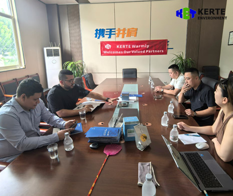 Bienvenida a clientes colombianos a la fábrica de filtros prensa KERTE